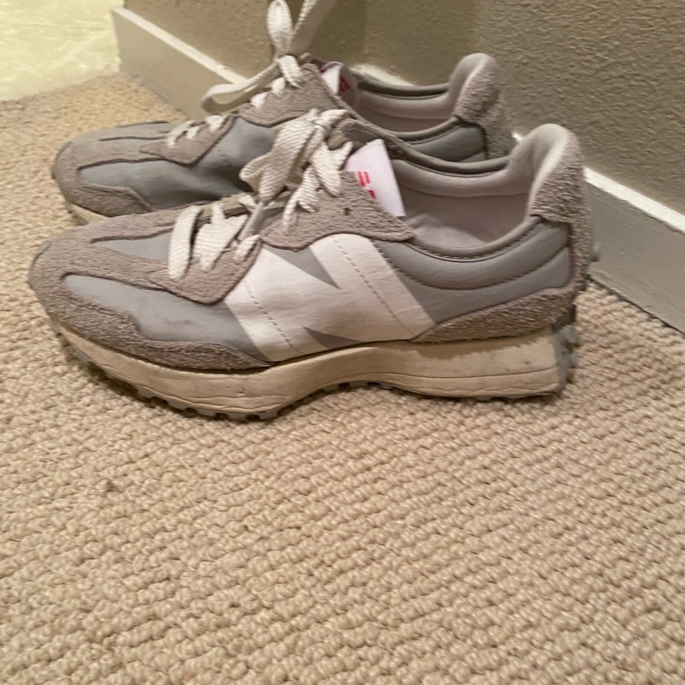 New Balance 327 White and Gray Sneakers